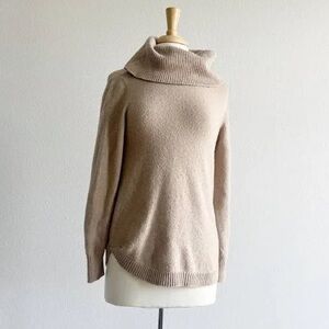 Tahari Sz L Tan Turtleneck Sweater - Great Condition